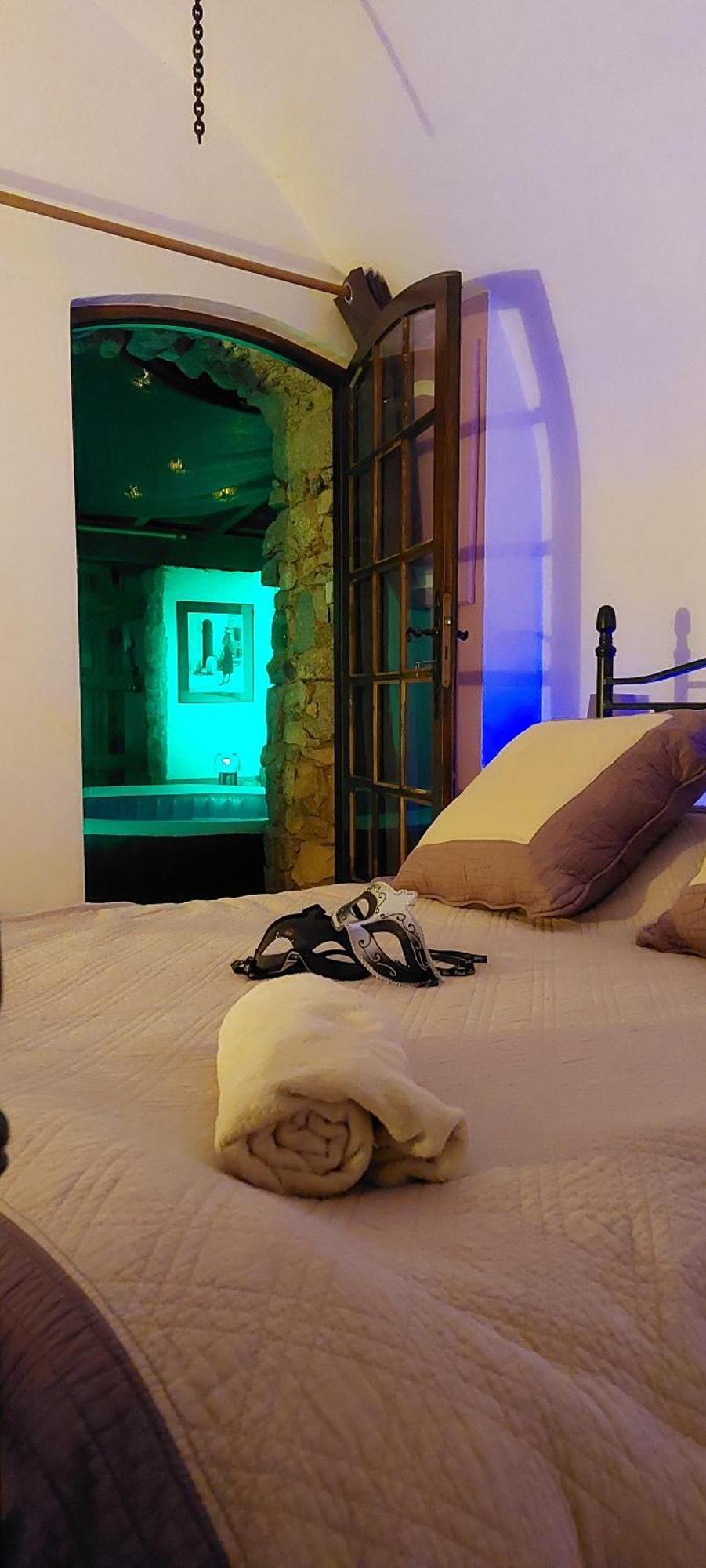 Chambre Love Romantique Avec Spa Privee 卡尔维 外观 照片